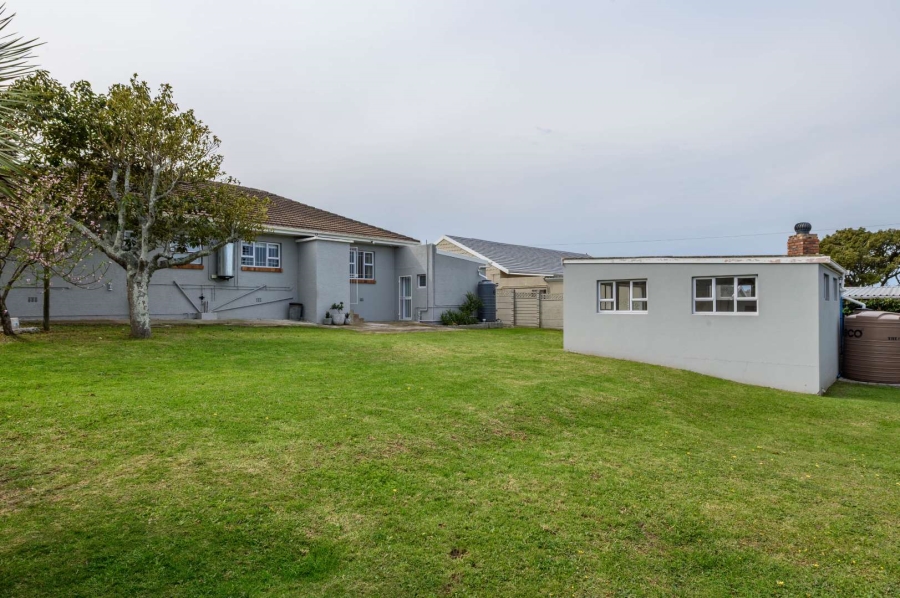 3 Bedroom Property for Sale in Perridgevale Eastern Cape